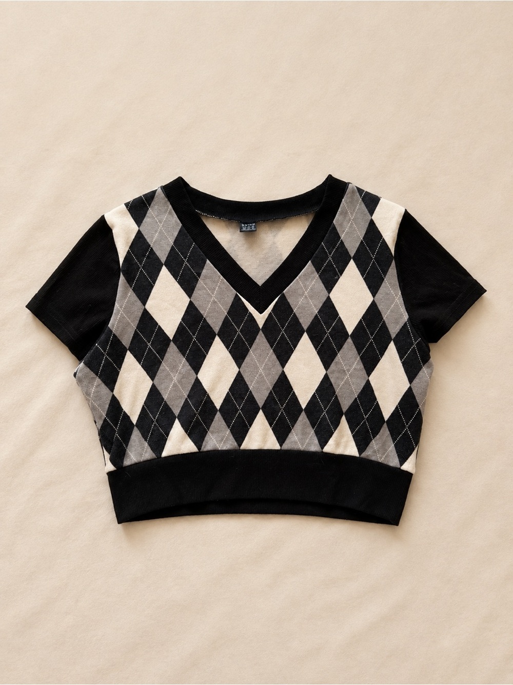 SHEIN Black & Cream Argyle V‑Neck Cropped Knit Top